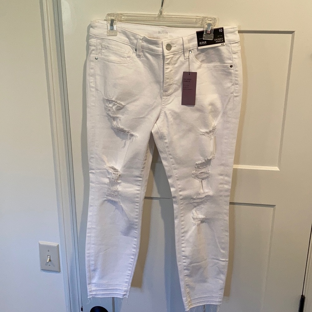 a.n.a Destroyed Skinny Ankle Jeans NWT!